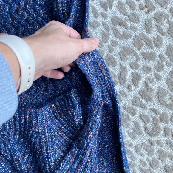 Universal Threads Chunky Knit Blue Shrug with Pockets, One Size Fits Most - Picture 3 of 9